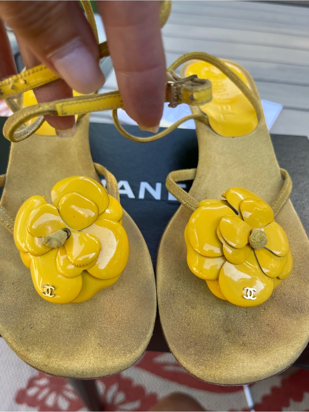 Vintage CHANEL Yellow Camellia Strappy Kitten Heel Sandals circa cruise 2003 - Picture 4 of 10